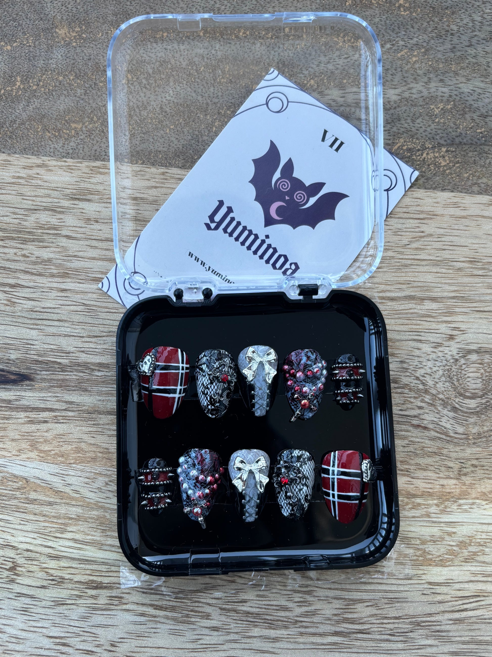 ☽ Cendres d’Écarlate