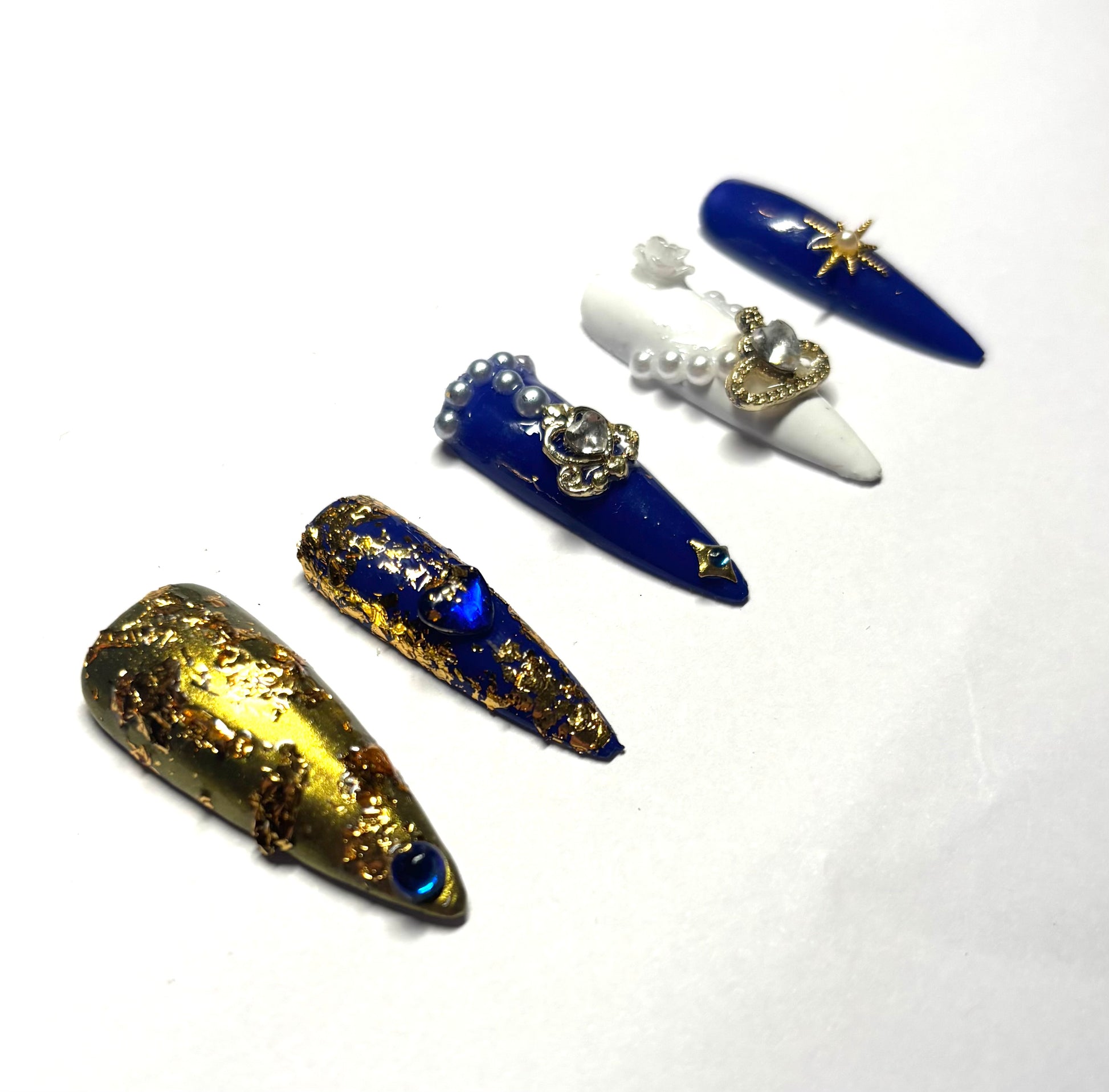 ✦ Royal